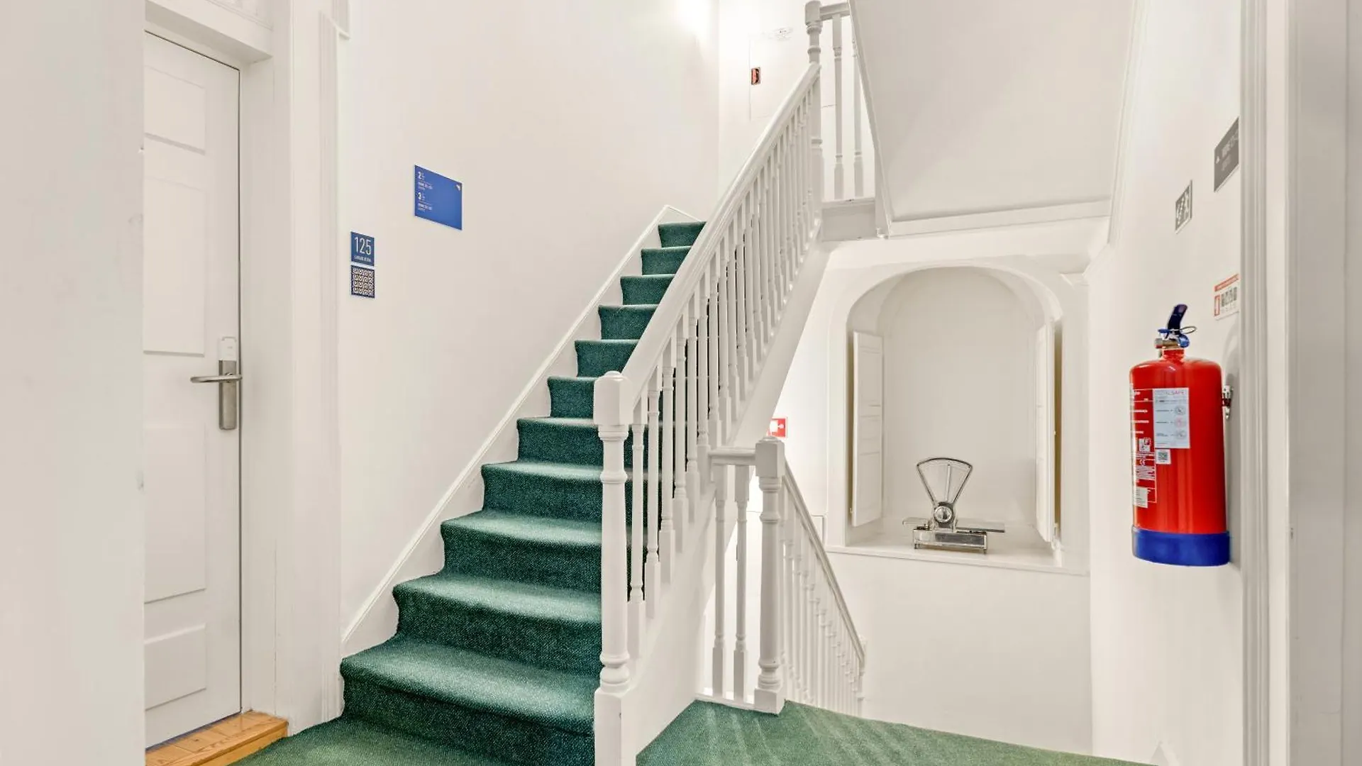 Jardim Da Lapa By Shiadu Hotel Lisbon 3*,