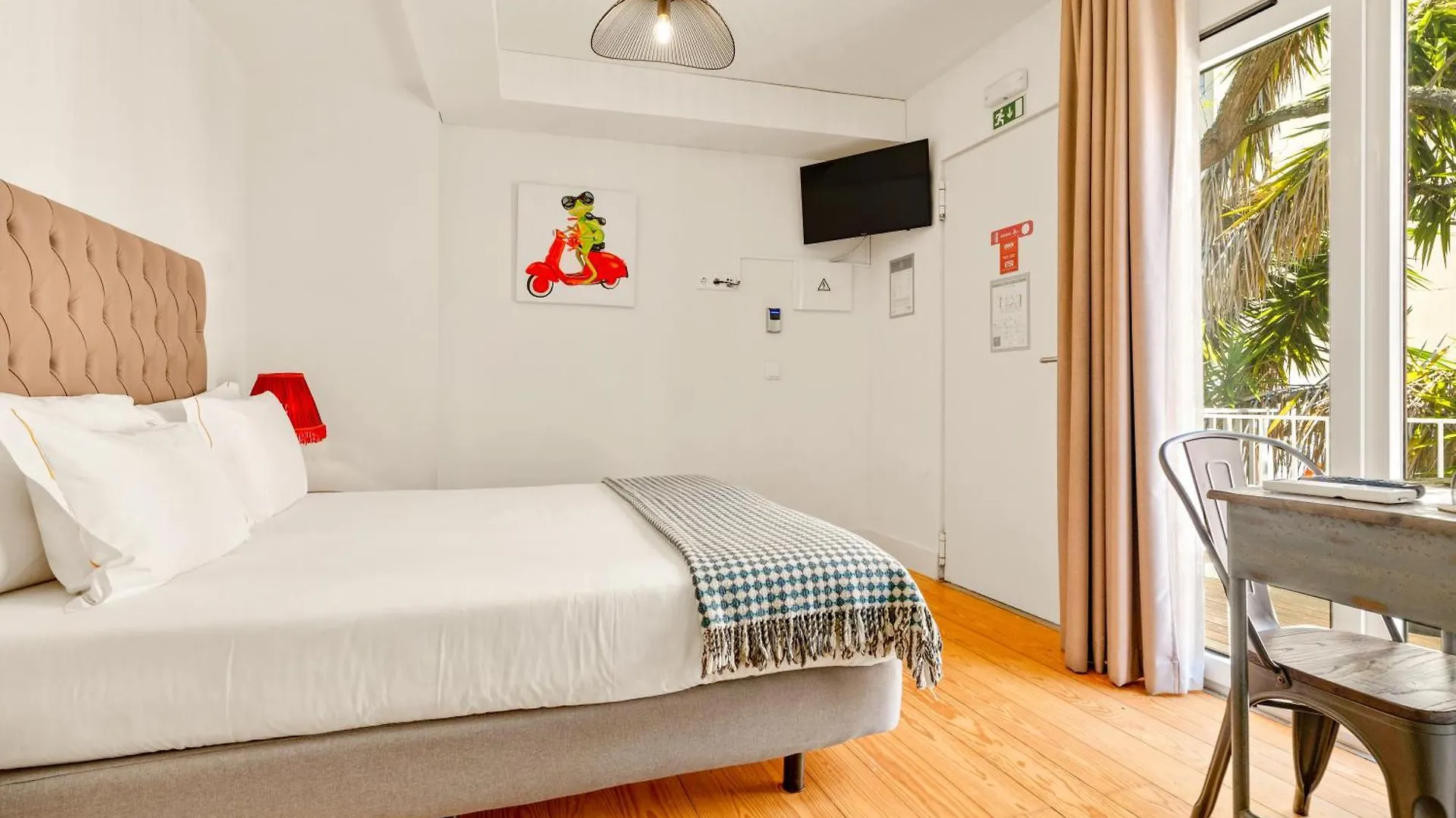 Jardim Da Lapa By Shiadu Hotel Lisbon 3*,